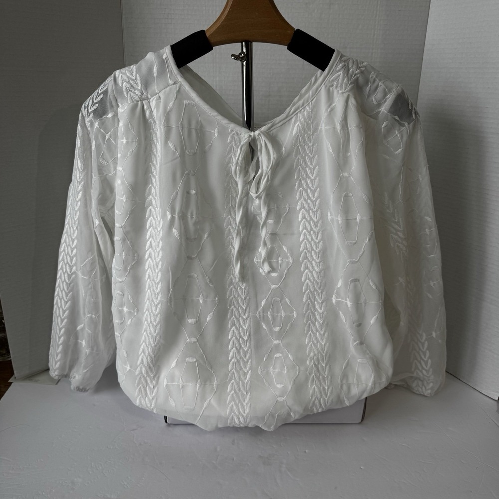 Sapphire Lace Blouse‎ Size S Light Weight Cuff Sleeve White